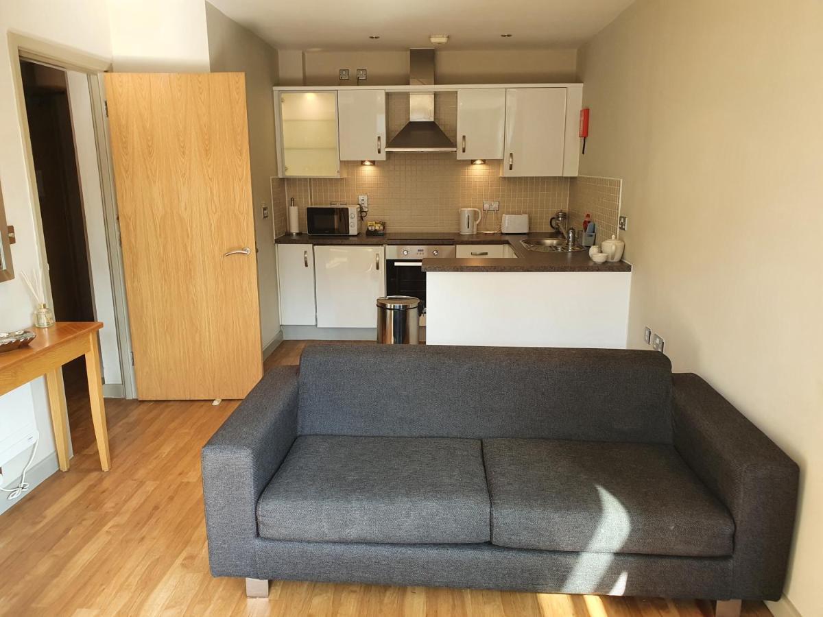 Luxury Centre With Smart Tv And Netflix, Hockley, Apartment