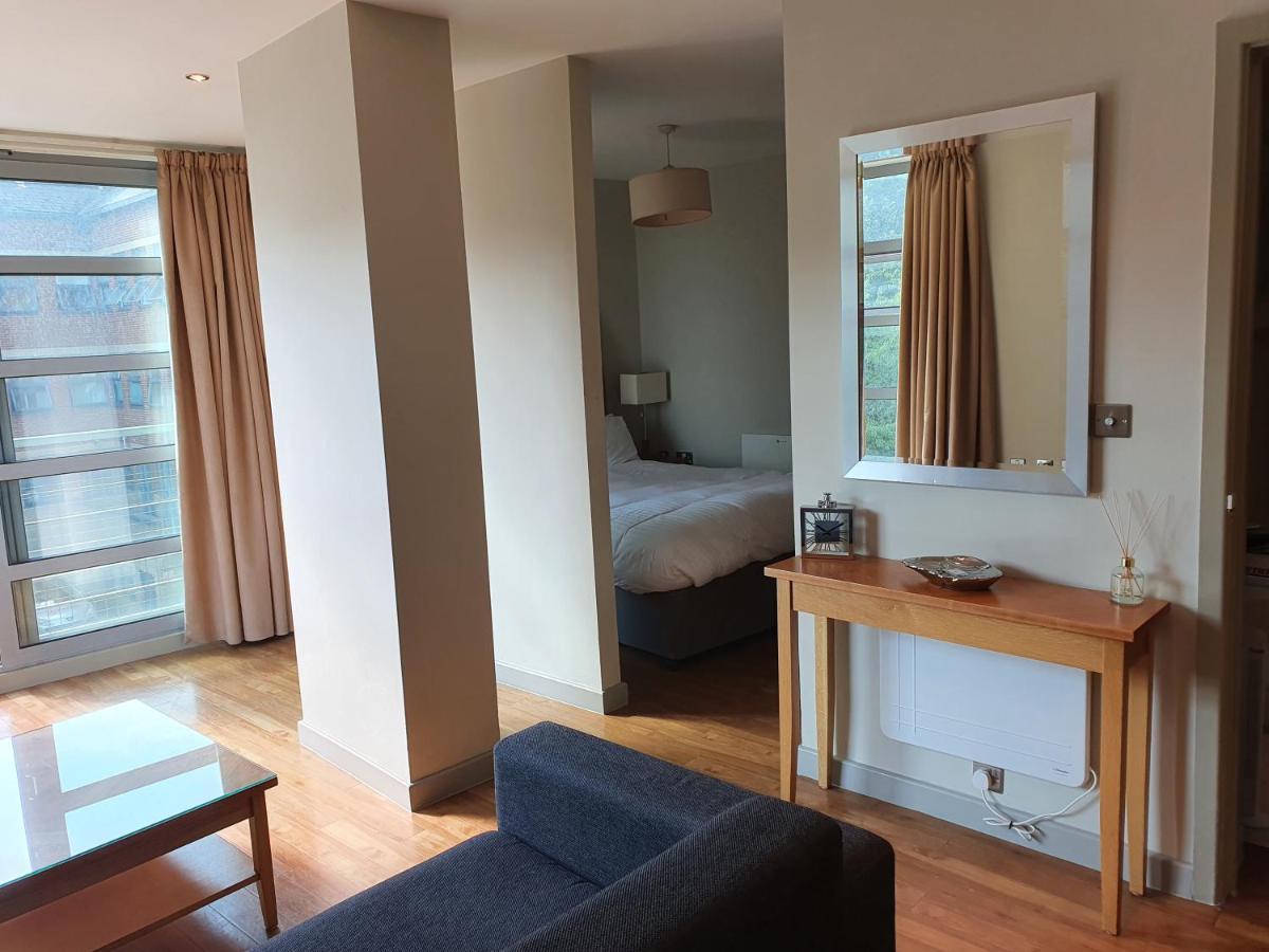 Apartment Luxury Centre With Smart Tv And Netflix, Hockley,